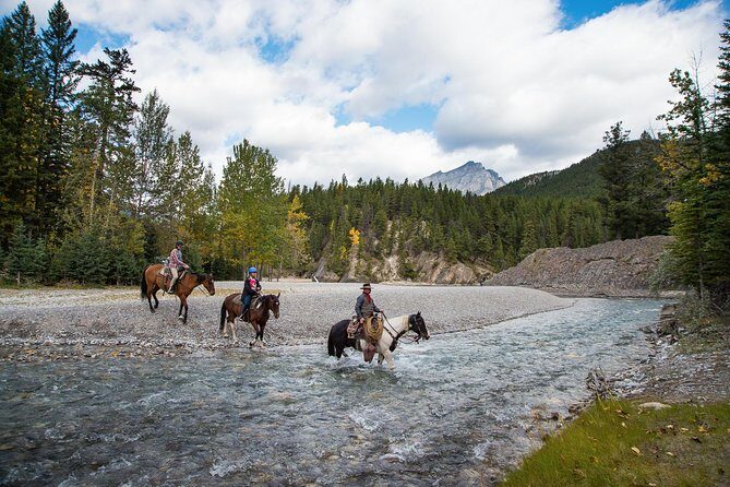 1 Hour Spray River Ride - Horses, helmets, and that first-time orientation (what you’ll do before you ride)