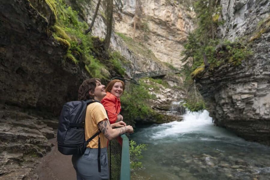Banff 2-day: Lake Louise, Moraine Lake, Johnston Canyon tour - Banff Town (about 90 minutes): Reset and Recharge