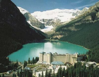 Banff: Lake Louise, Moraine, Emerald & Johnston Canyon Tour - Emerald Lake and Natural Bridge: A Change of Pace From the Big Names