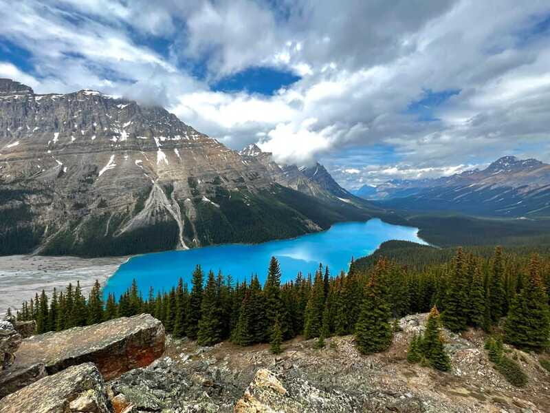 Banff - Lake Louise Moraine Lake and Icefields Parkway Tour - Lake Louise village lunch: a practical break, right where you need it