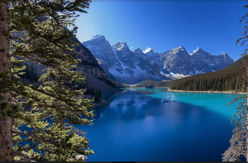 Banff - Lake Louise Moraine Lake and Icefields Parkway Tour - Pickup and the Park Pass catch in Banff vs. Lake Louise