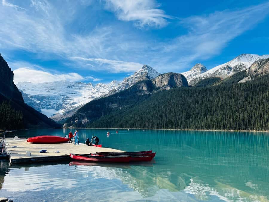 Banff: Lake Louise & Moraine Lake Half Day Tour - When Moraine Lake is closed: Emerald Lake and Natural Bridge