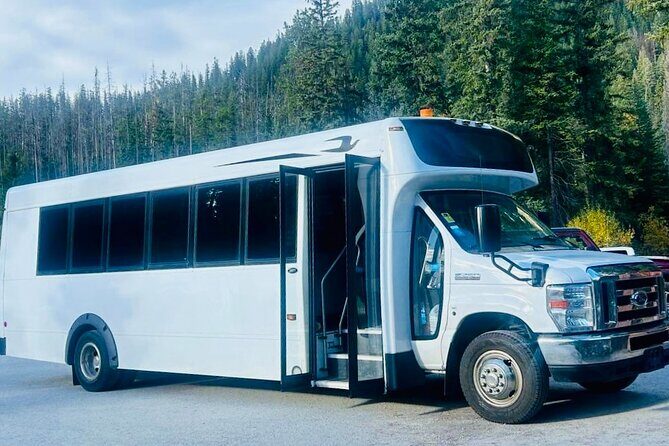 Banff to Calgary or YYC Airport | Private Transfer - The driver experience: prompt, friendly, and timing-conscious