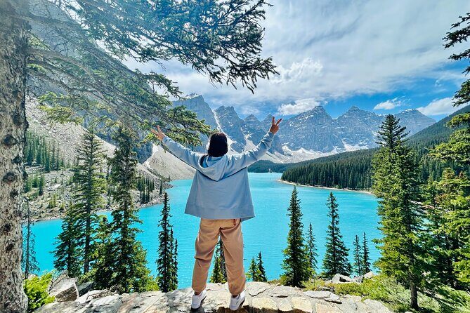 Calgary/Canmore/Banff: Enchanting Banff National Park Day Tour - Lake Minnewanka: summer water fun and winter ice scenes