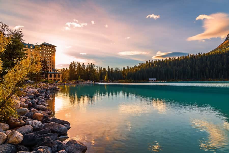 Calgary:Moraine Lake Sunrise & Lake Louise & Wildlife Safari - Who should book this sunrise-and-safari combo