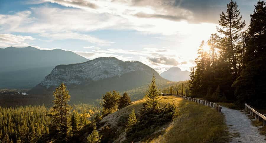 Discover the Best of Banff: Lakes, Mountains, Gondola Ride - Who This Tour Fits Best (and Who Might Be Frustrated)