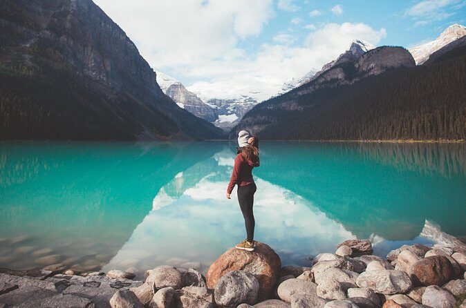 Lake Louise, Emerald Lake and Johnston Canyon Tour - Emerald Lake’s 45-Minute Pause: Golden Larch and Blue-Green Water