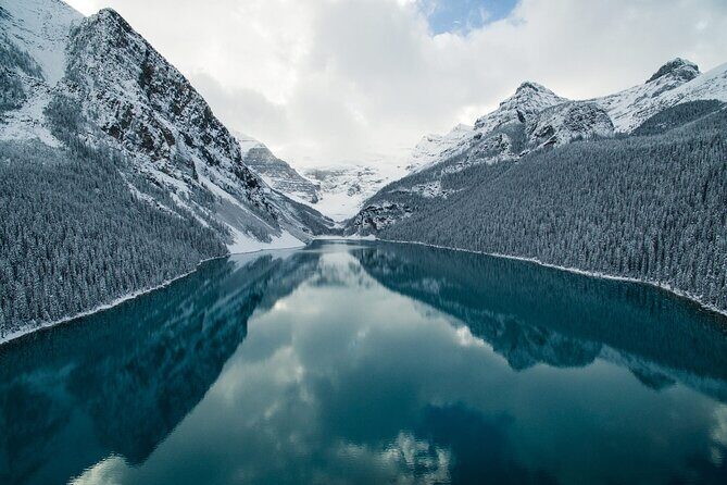 Lake Louise Moraine Lake Johnston Canyon 1.5h Half Day Tour - Lake Louise: your first real view of the Rocky Mountain “wow”