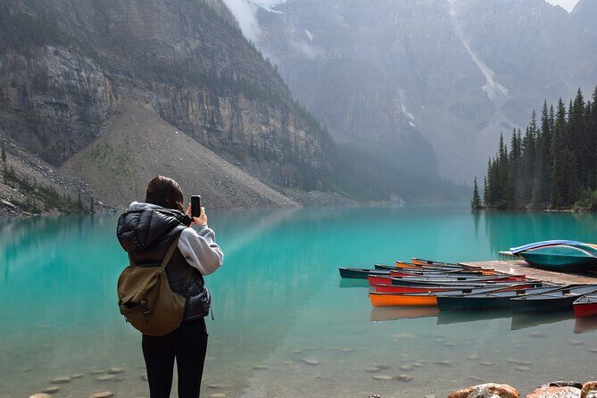 Moraine Lake and Lake Louise Shuttle | End of Summer Seat Sale! - Moraine Lake and the Rockpile viewpoint: where the ticket is handled