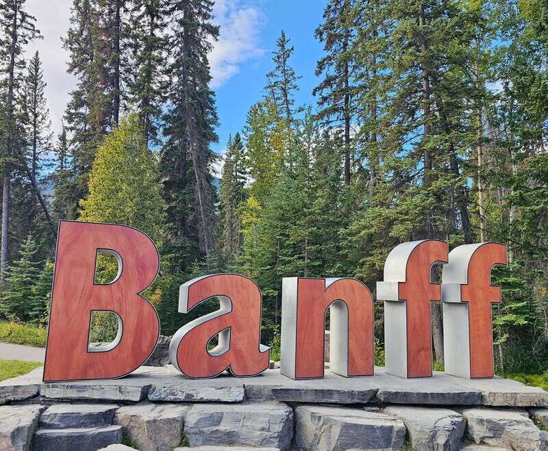 Private Tour Banff/Emerald Yoho Customized Sightseeing - Wildlife, Indigenous stories, and reading the parks