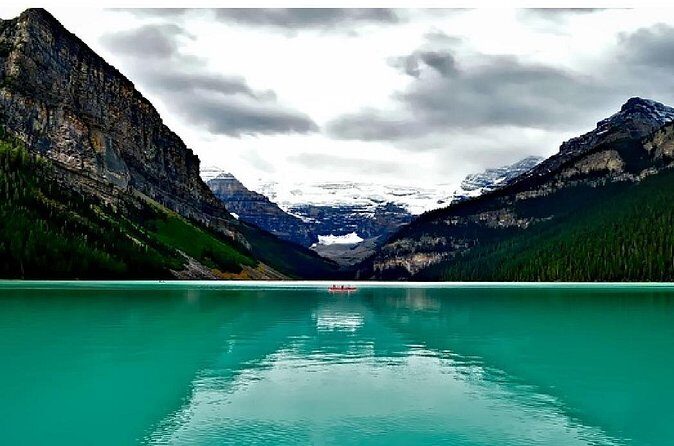 Shuttle from Banff or Canmore to Moraine Lake and Lake Louise - Who this shuttle is best for
