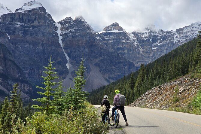 Shuttle Service between Canmore, Banff, Moraine Lake, Lake Louise - Kids, car seats, service animals, and pets